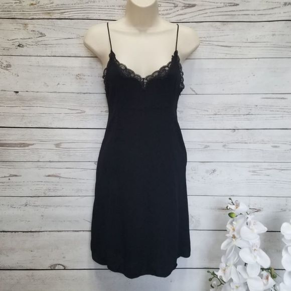 Wilfred Aritzia Black Lace Slip Leibnez Dress - Picture 3 of 7